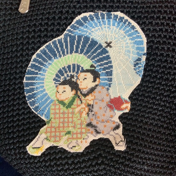 Black SAK Handbag w/ Handcrafted Geishas Hand-stitched Appliqué - Picture 9 of 10